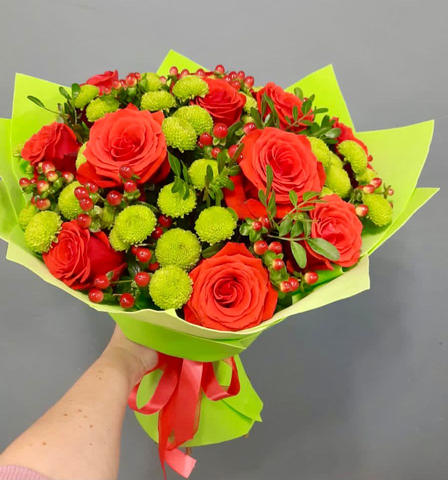 Букет цветов из: Хризантемы и Розы в Нюксенице