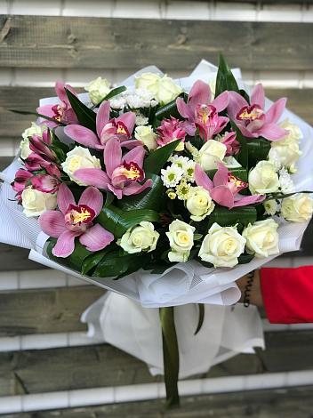 Букет цветов из: Розы и Хризантемы в Нюксенице