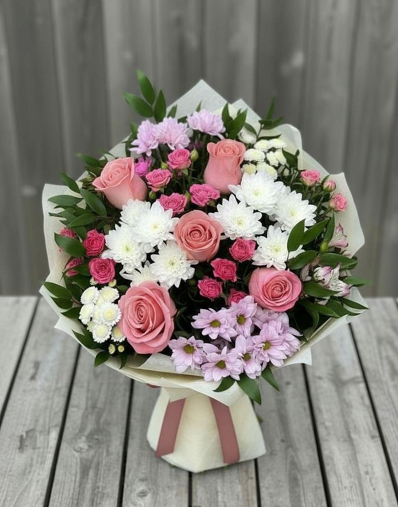 Букет цветов из: Альстромерии, Гвоздики, Розы и Хризантемы в Нюксенице