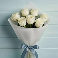 Букет 7 Белых роз Эдлесс Лав в Нюксенице
