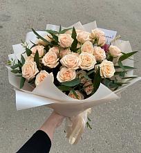 Букет Кремовые розы Латте в Нюксенице