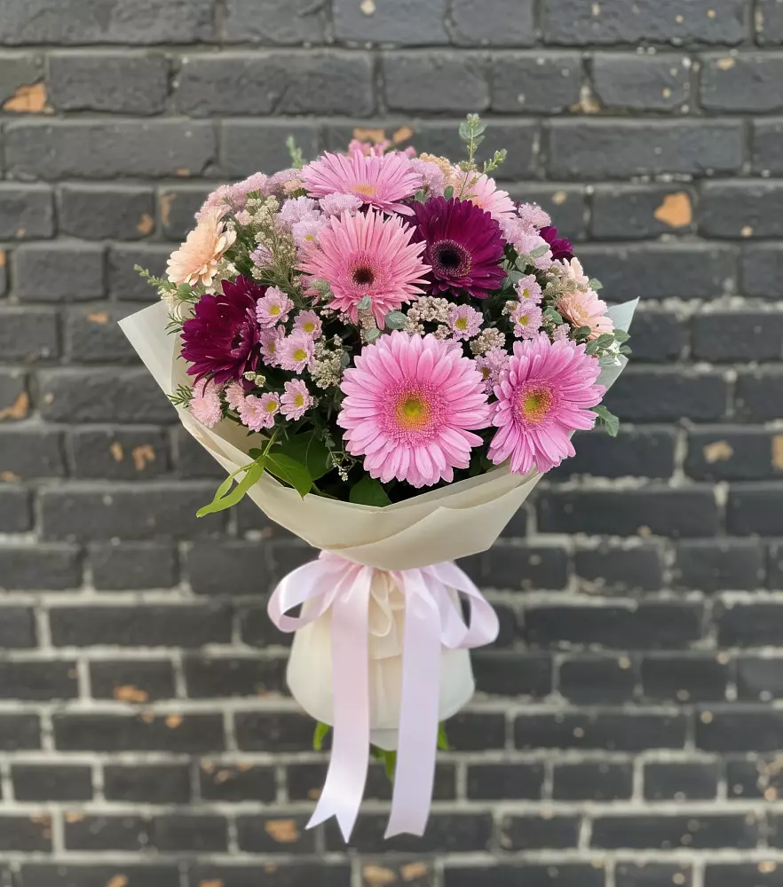 Букет цветов из: Герберы и Хризантемы в Нюксенице