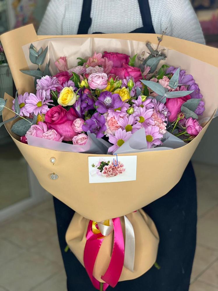 Букет цветов из: Хризантемы, Гвоздики и Альстромерии в Нюксенице