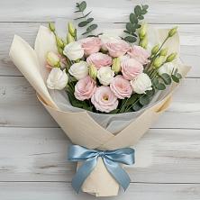 Букет цветов из:  Лизиантусы в Нюксенице