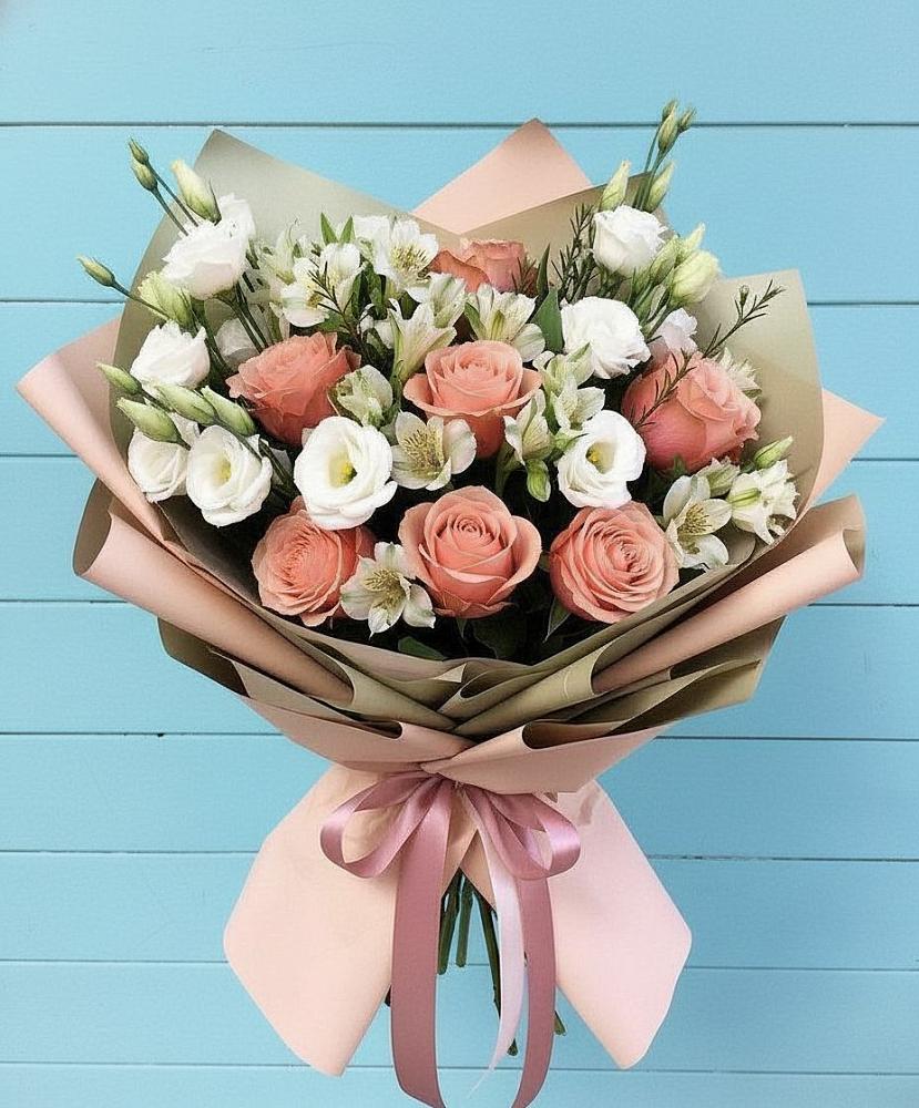 Букет цветов из: Розы, Альстромерии и Лизиантусы в Нюксенице