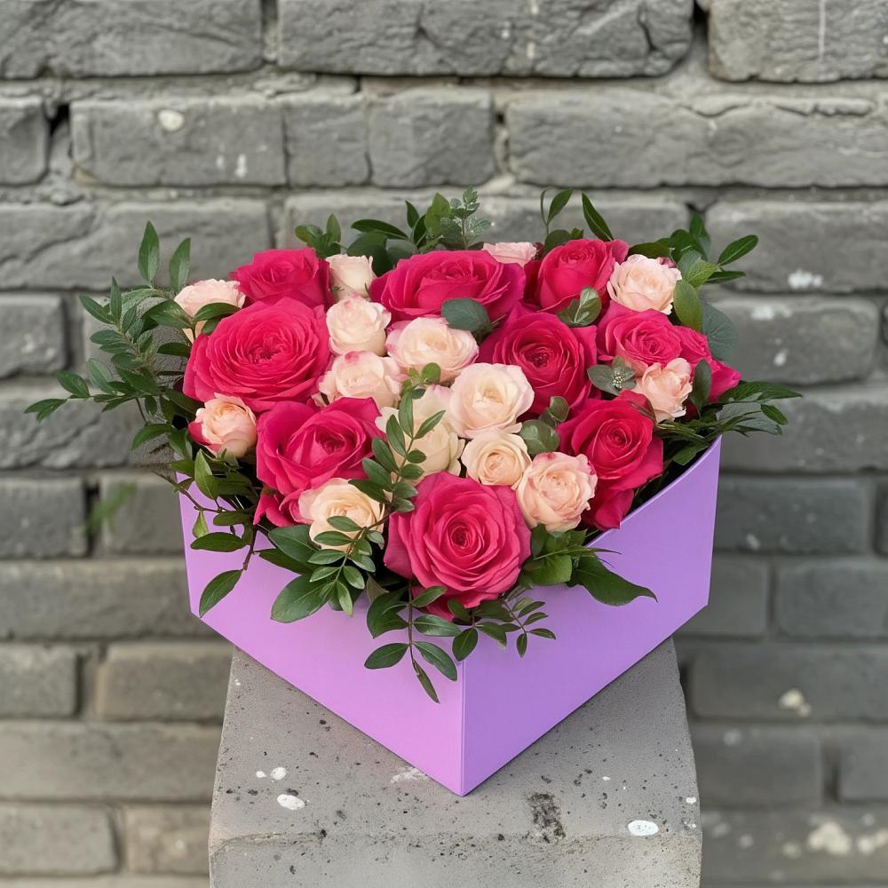 Цветочная композиция из Розы в коробке в Нюксенице