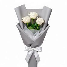 Букет 3 белые розы в Нюксенице