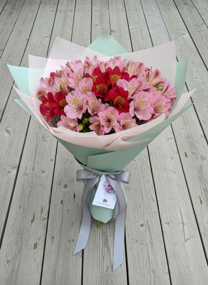 Букет цветов из: Альстромерии в Нюксенице