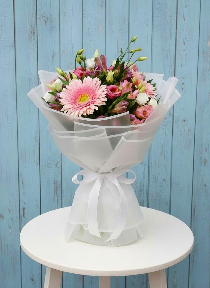 Букет цветов из: Герберы, Альстромерии и Лизиантусы в Нюксенице