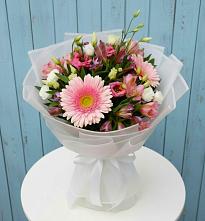 Букет цветов из:  Герберы, Альстромерии и Лизиантусы в Нюксенице