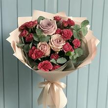 Букет цветов из:  Гвоздики и Розы в Нюксенице