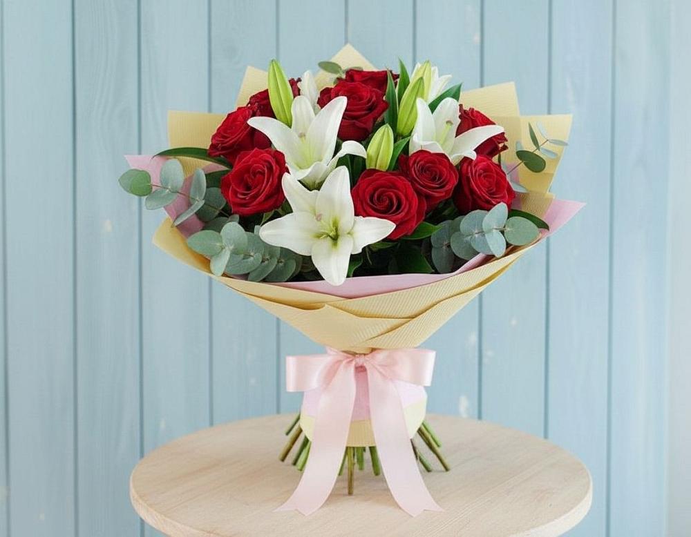 Букет цветов из: Лилии и Розы в Нюксенице